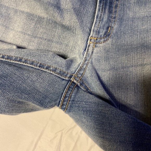 refuge women distressed jean size 6 blue color  in excellent condition - Picture 8 of 11